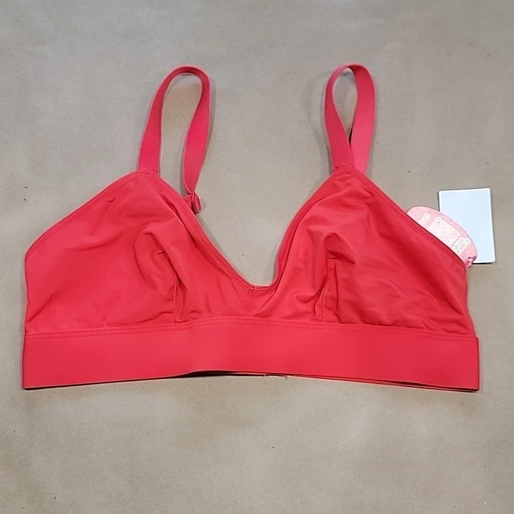 Parade Size S Red Unlined Triangle Bra Size S NEW with Tags